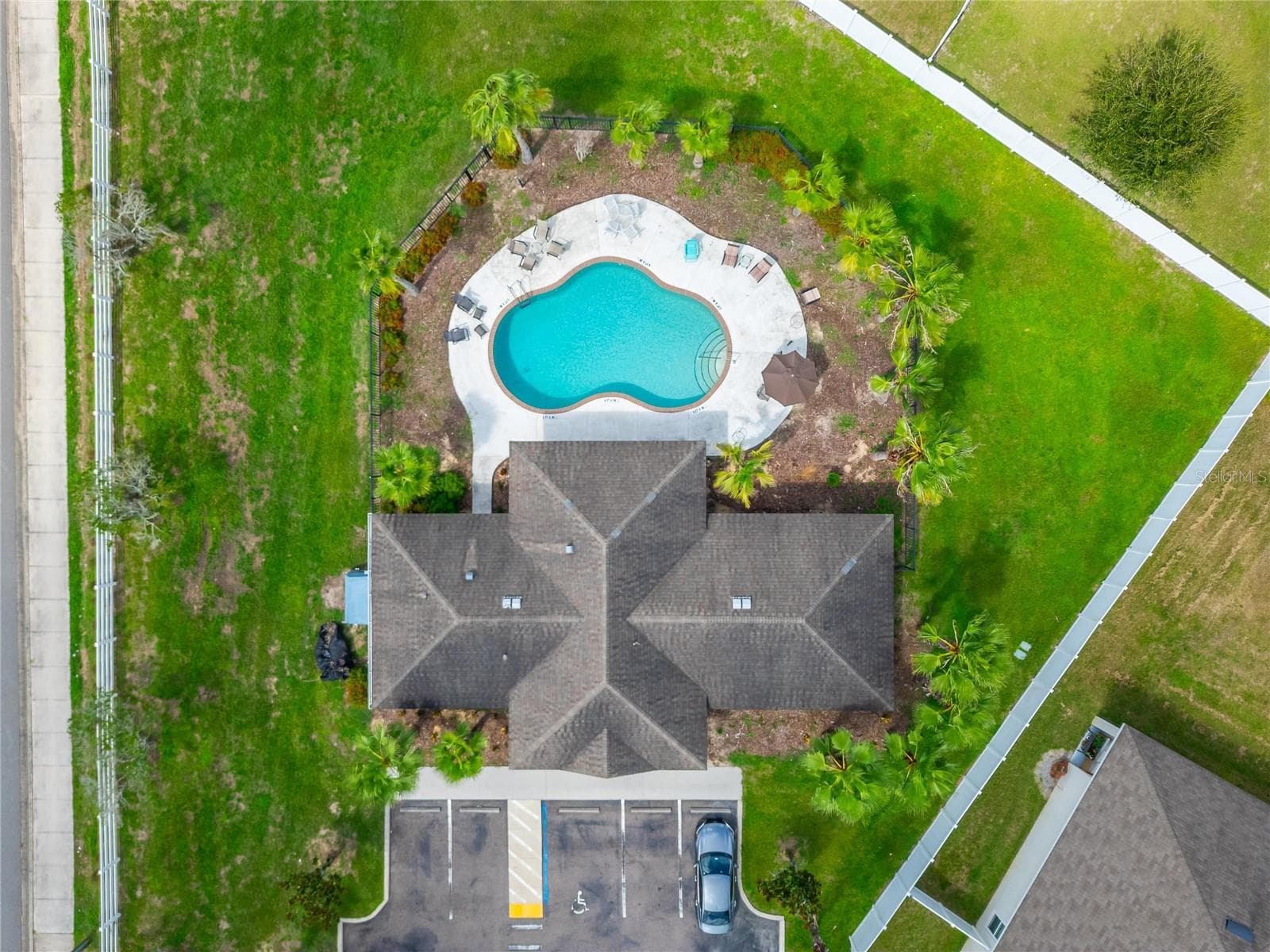 Single Family Residence at 9637 TRONCAIS CIR, THONOTOSASSA, photo 62 of 64