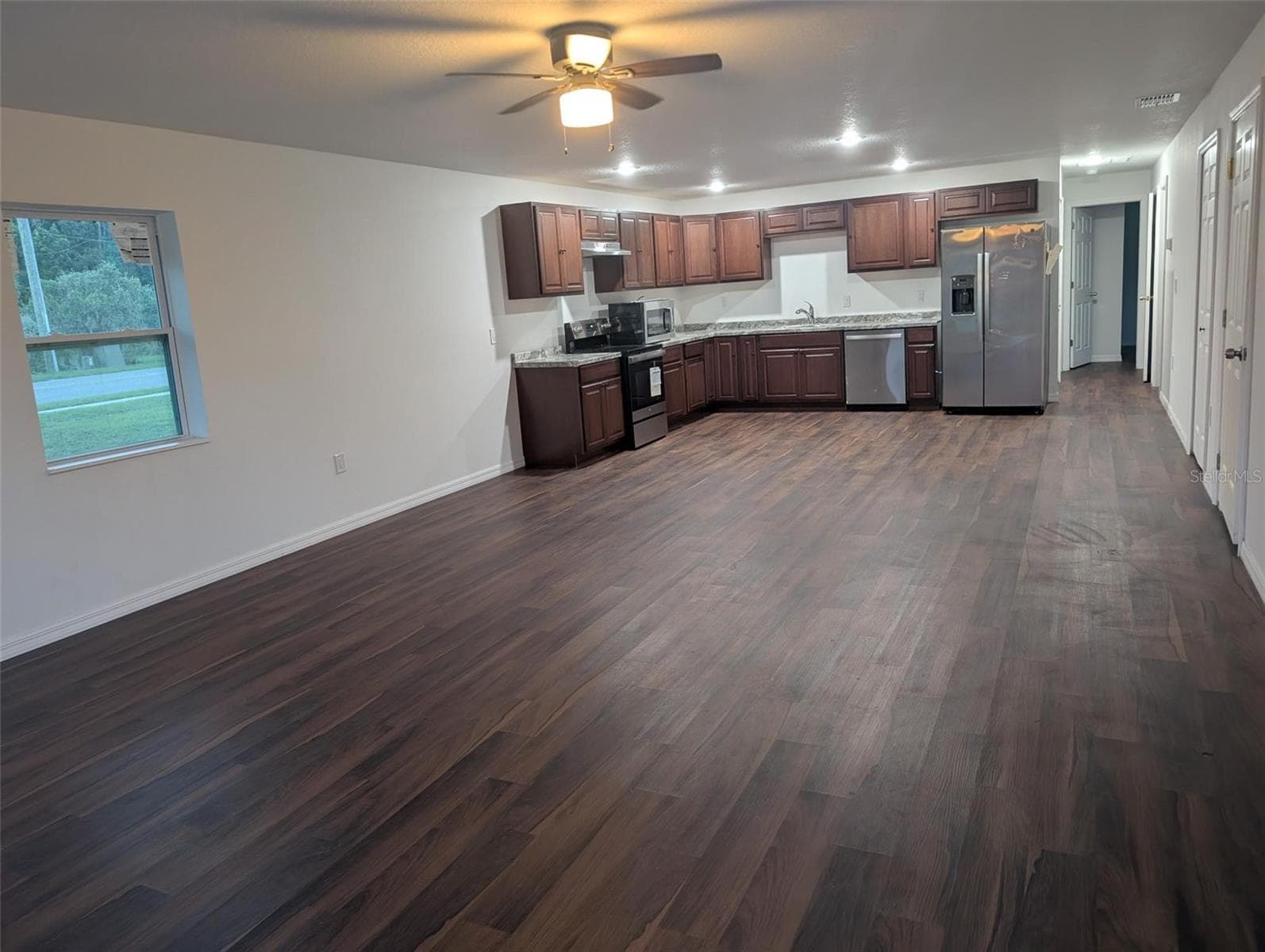 Single Family Residence at 776 E BROADWAY ST, OVIEDO, photo 3 of 9