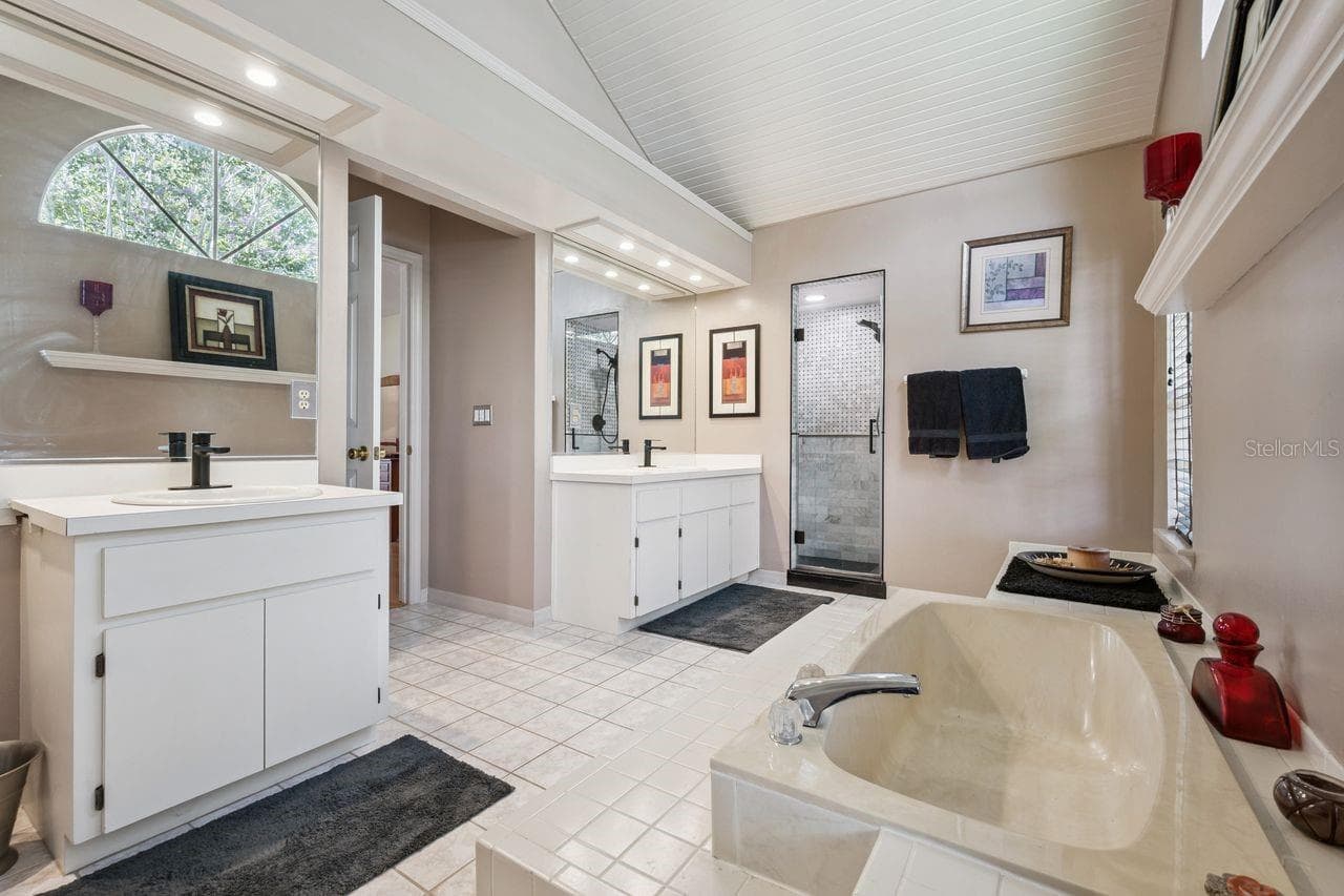 Single Family Residence at 1129 CLIMBING ROSE DR, OCOEE, photo 25 of 55
