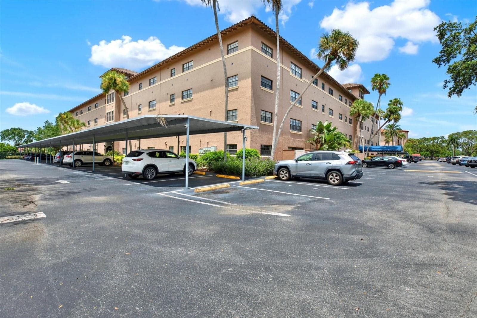 6100 GULFPORT BLVD S #111