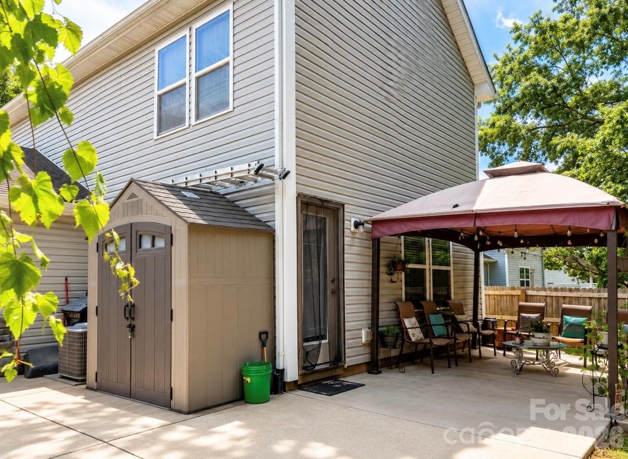 Single Family Residence at 413 Peachtree Road, Charlotte, photo 13 of 15
