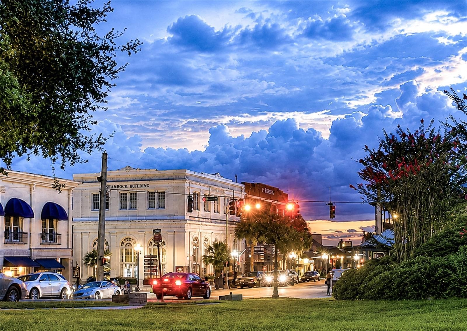 Corner of 5th and Donnelly downtown Mount Dora near twilight - 8027 SAINT ANDREWS WAY, MOUNT DORA