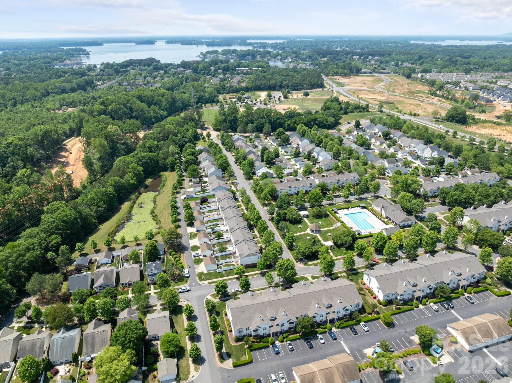 Minutes to Lake Norman! - 17257 Doe Valley Court, Cornelius