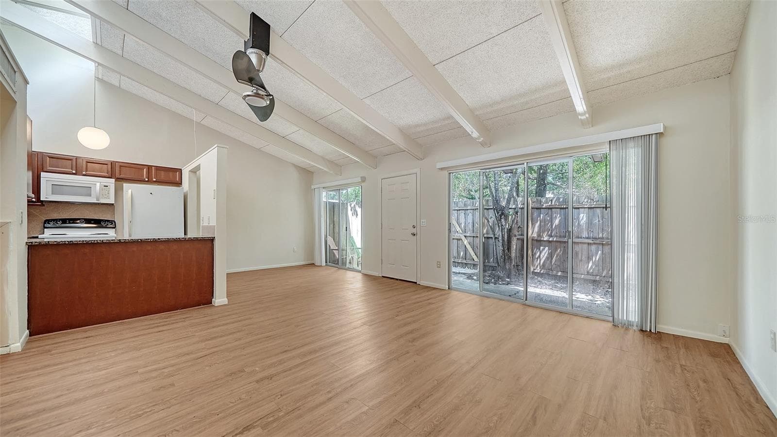 Living Room - 500 N JEFFERSON AVE #B-5, SARASOTA