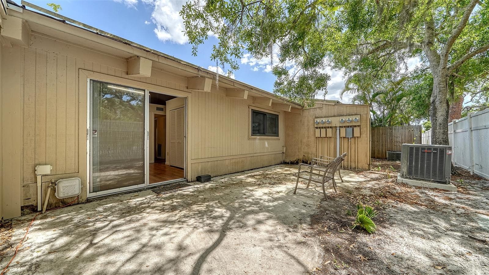 Back Porch - 500 N JEFFERSON AVE #B-5, SARASOTA