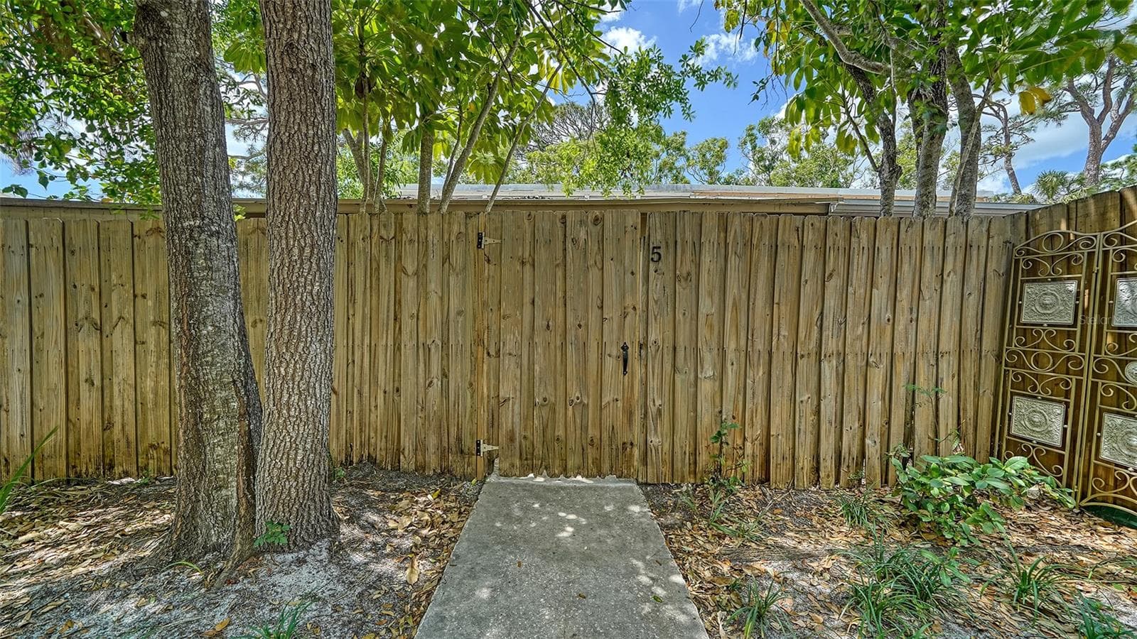 Gated Entrance - 500 N JEFFERSON AVE #B-5, SARASOTA