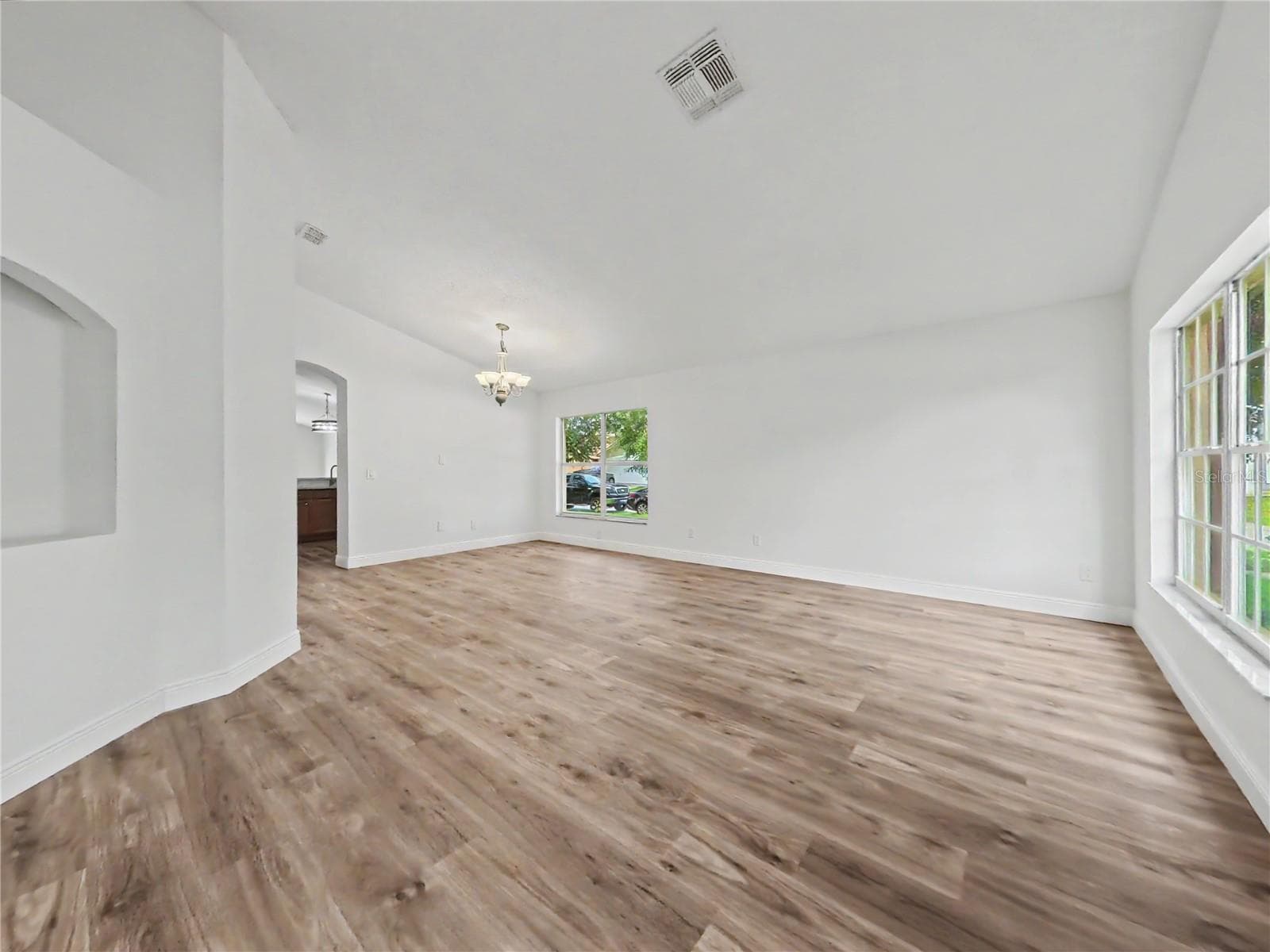 Single Family Residence at 544 CYPRESS TREE CT, ORLANDO, photo 13 of 32