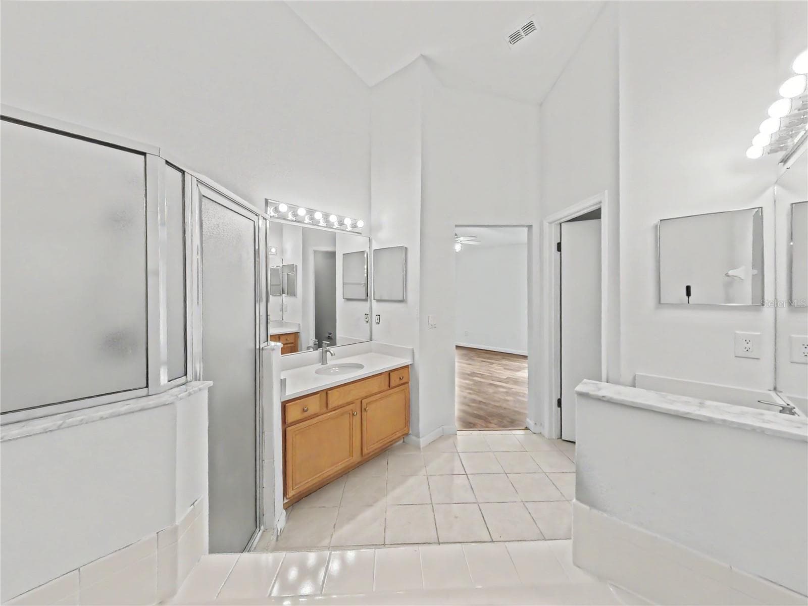 Single Family Residence at 544 CYPRESS TREE CT, ORLANDO, photo 20 of 32