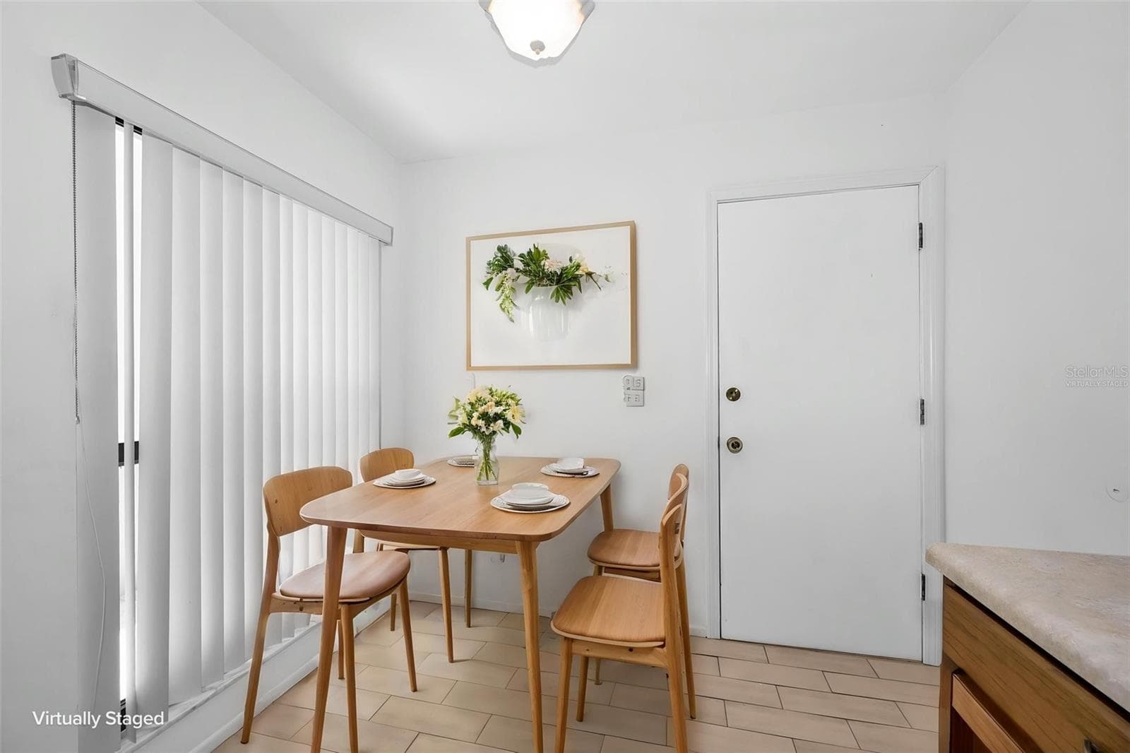 Virtually staged - 3477 HILLMOOR DR, PALM HARBOR
