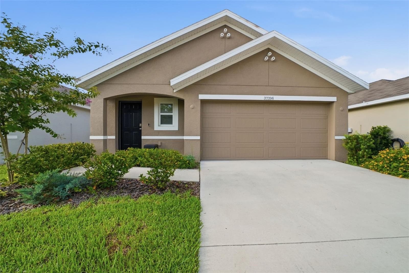 Single Family Residence at 37396 SHARKS EYE LN, ZEPHYRHILLS, photo 2 of 32