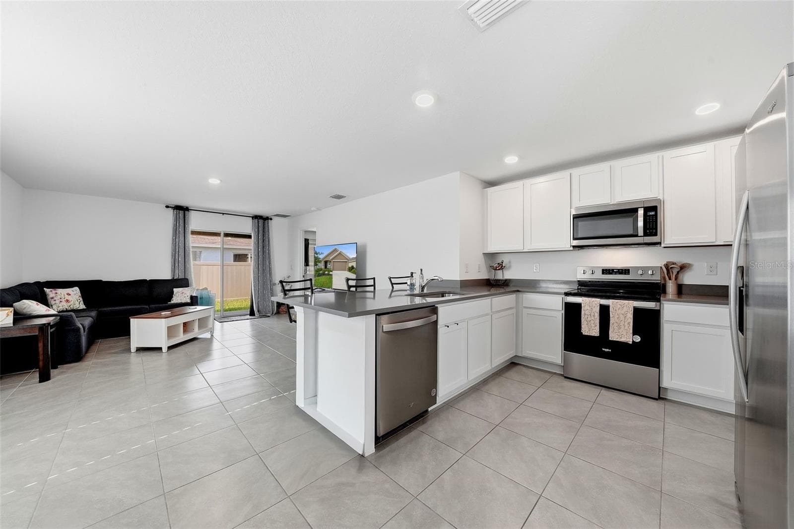 Single Family Residence at 37396 SHARKS EYE LN, ZEPHYRHILLS, photo 6 of 32