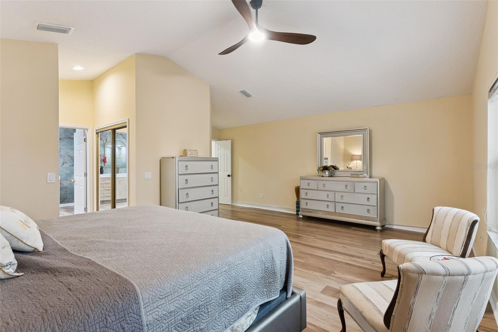 Primary Bedroom - 8355 DIAMOND COVE CIR, ORLANDO
