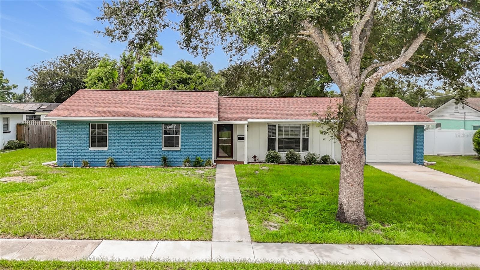 Single Family Residence at 514 W HILDA DR, BRANDON, photo 2 of 51