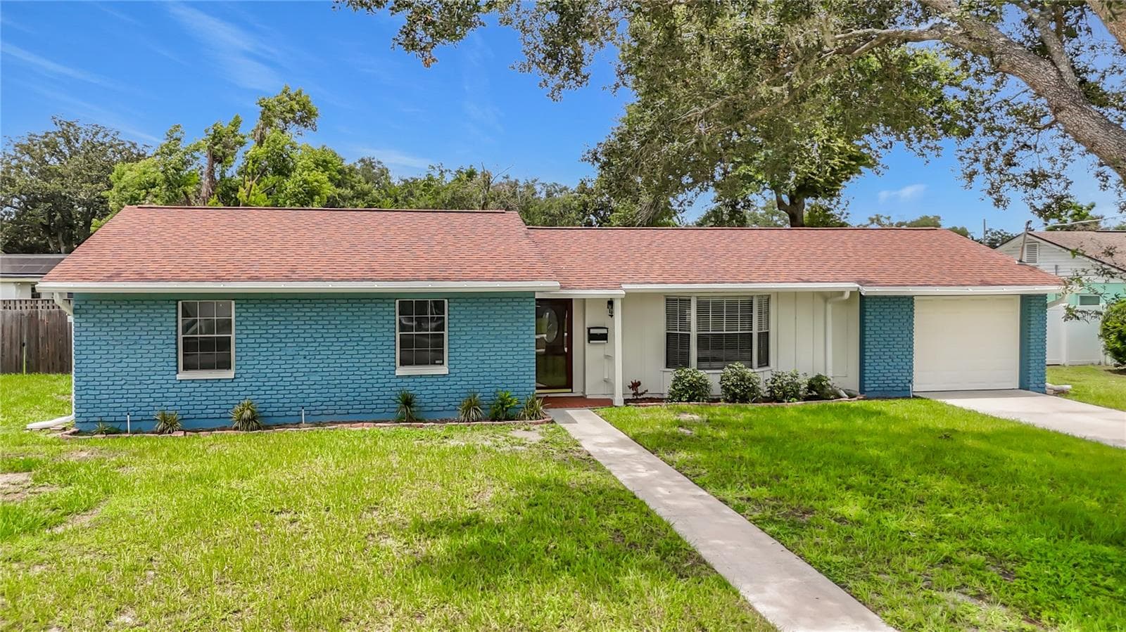 Single Family Residence at 514 W HILDA DR, BRANDON, photo 3 of 51