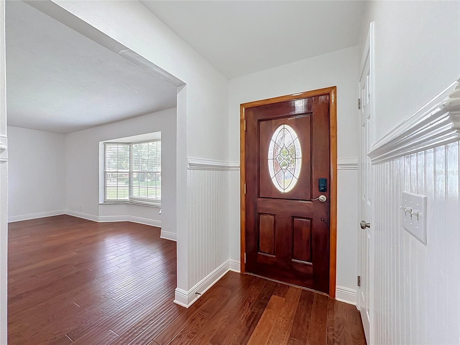 Single Family Residence at 514 W HILDA DR, BRANDON, photo 5 of 51