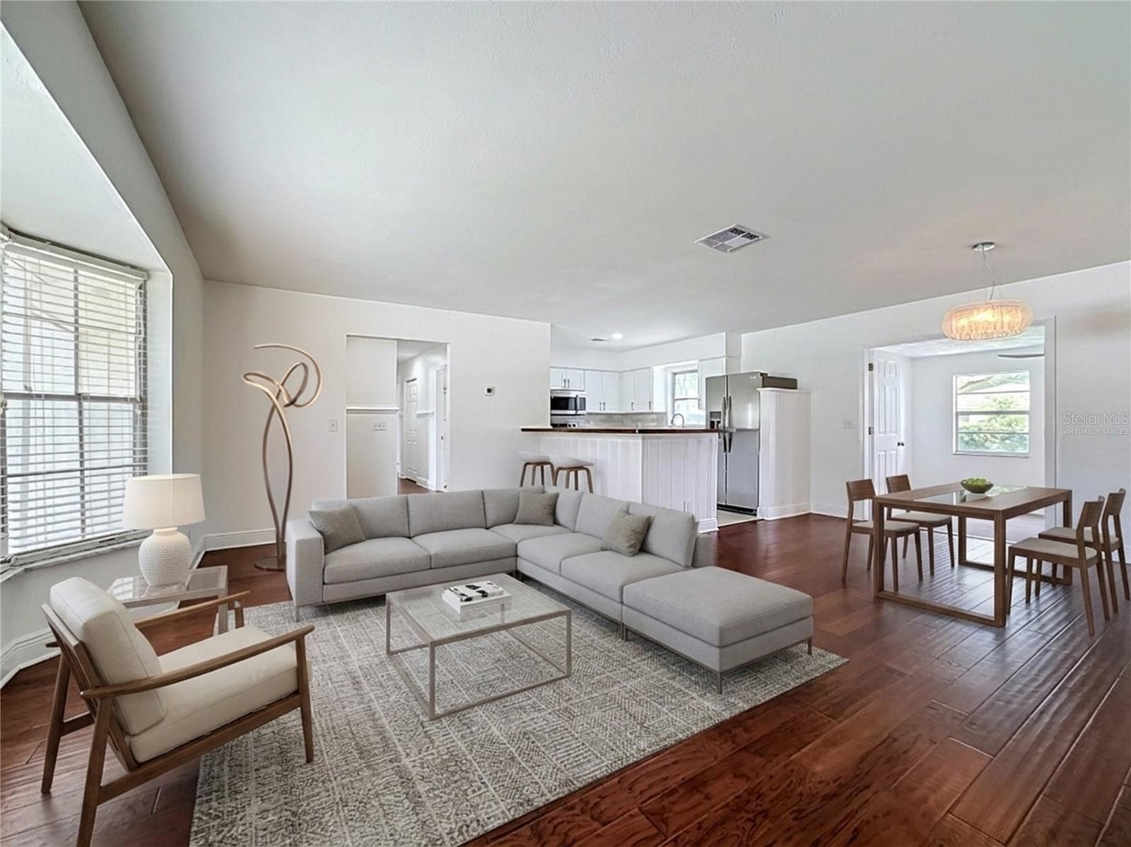 virtually staged - 514 W HILDA DR, BRANDON