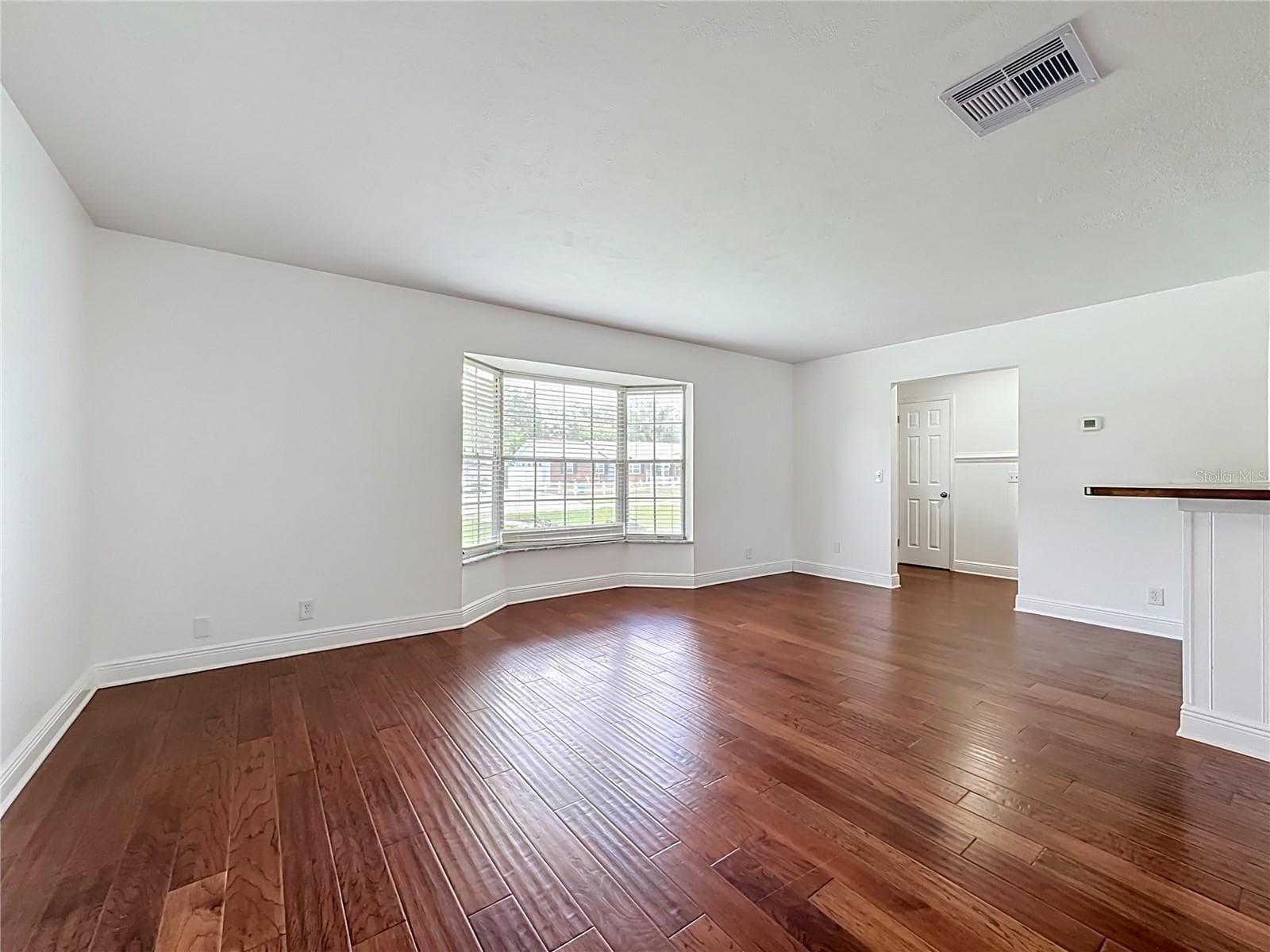 Single Family Residence at 514 W HILDA DR, BRANDON, photo 15 of 51