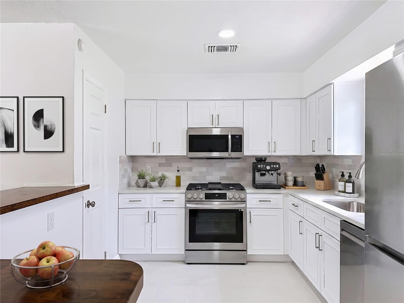 virtually staged - 514 W HILDA DR, BRANDON
