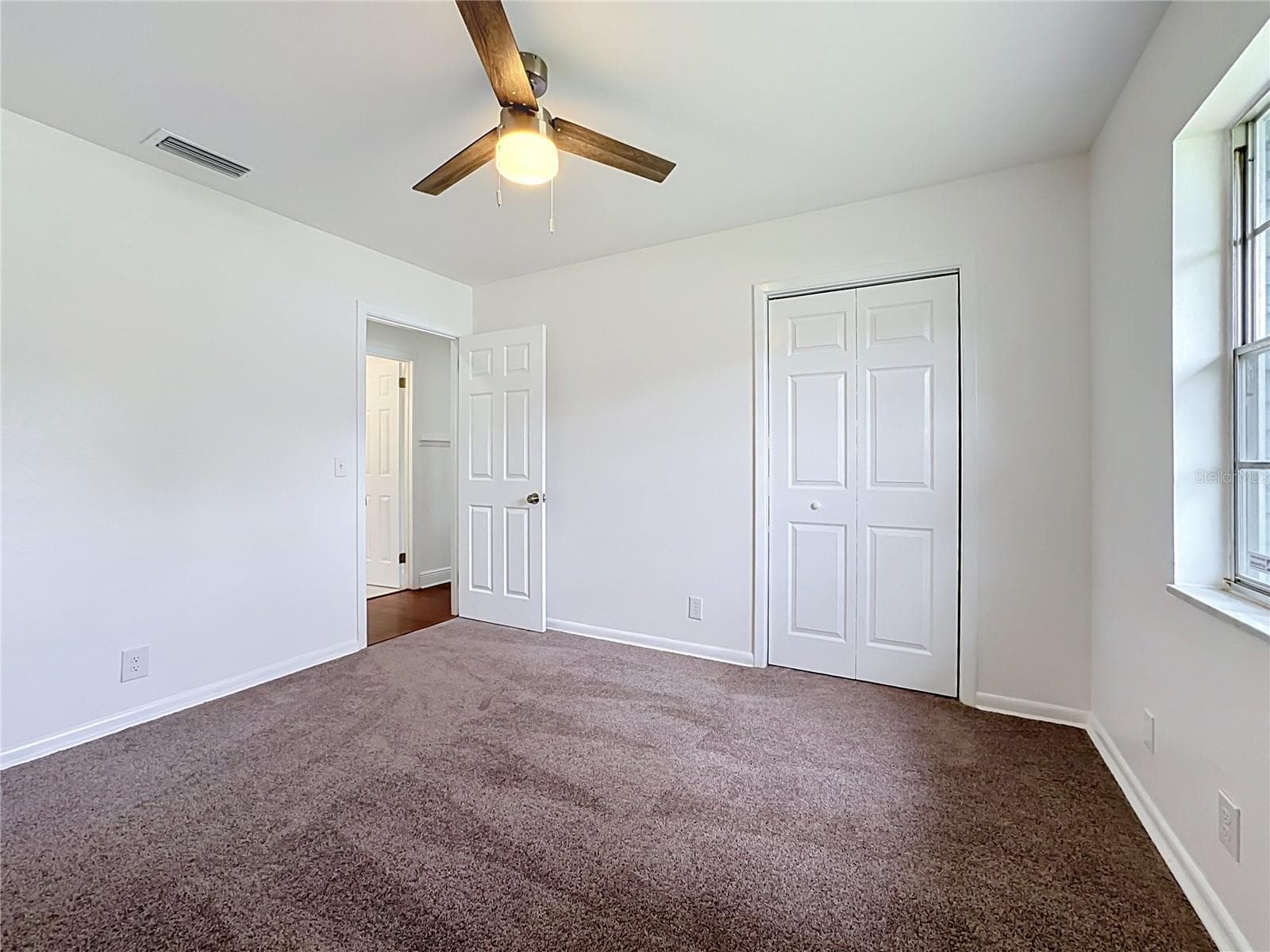Single Family Residence at 514 W HILDA DR, BRANDON, photo 39 of 51