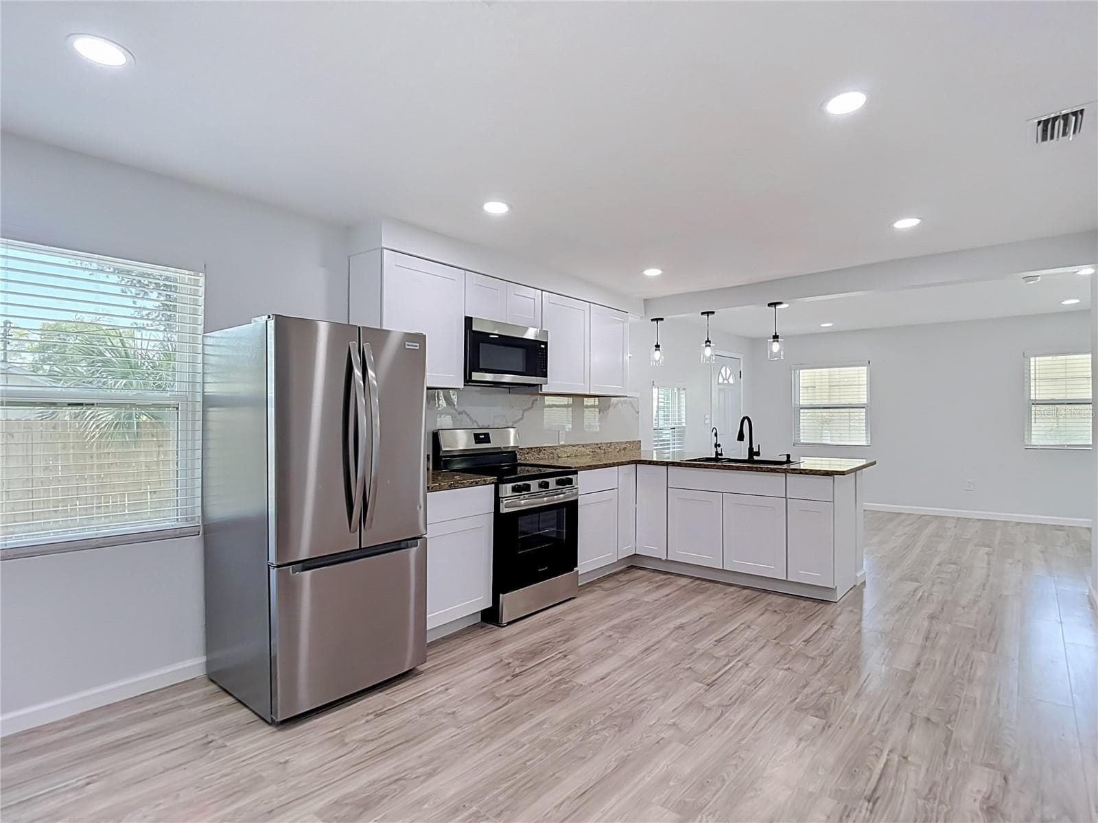 Single Family Residence at 10009 N FLORENCE AVE, TAMPA, photo 19 of 49