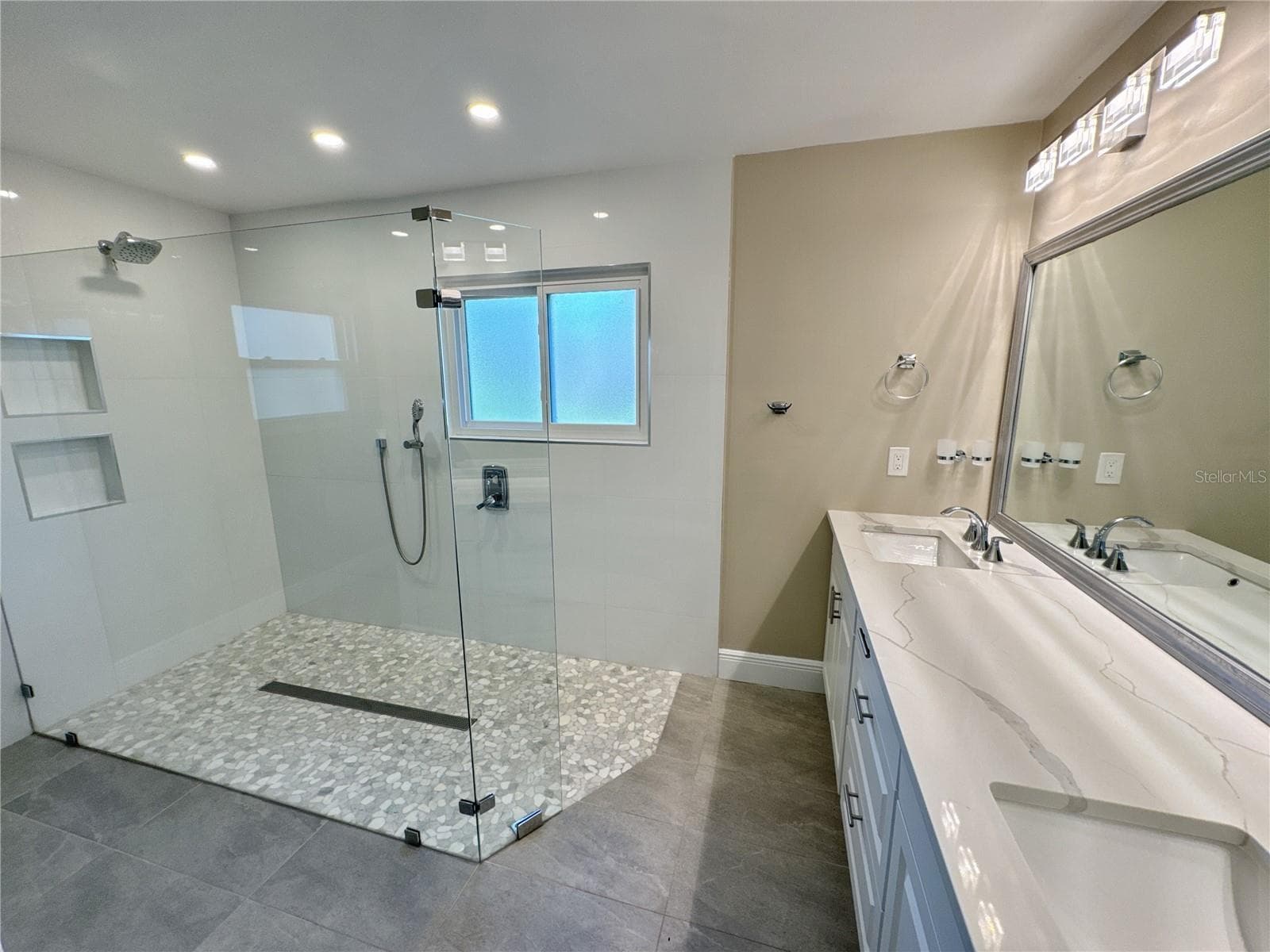 primary en suite - just beautiful - 3174 57TH AVENUE CIR E, BRADENTON