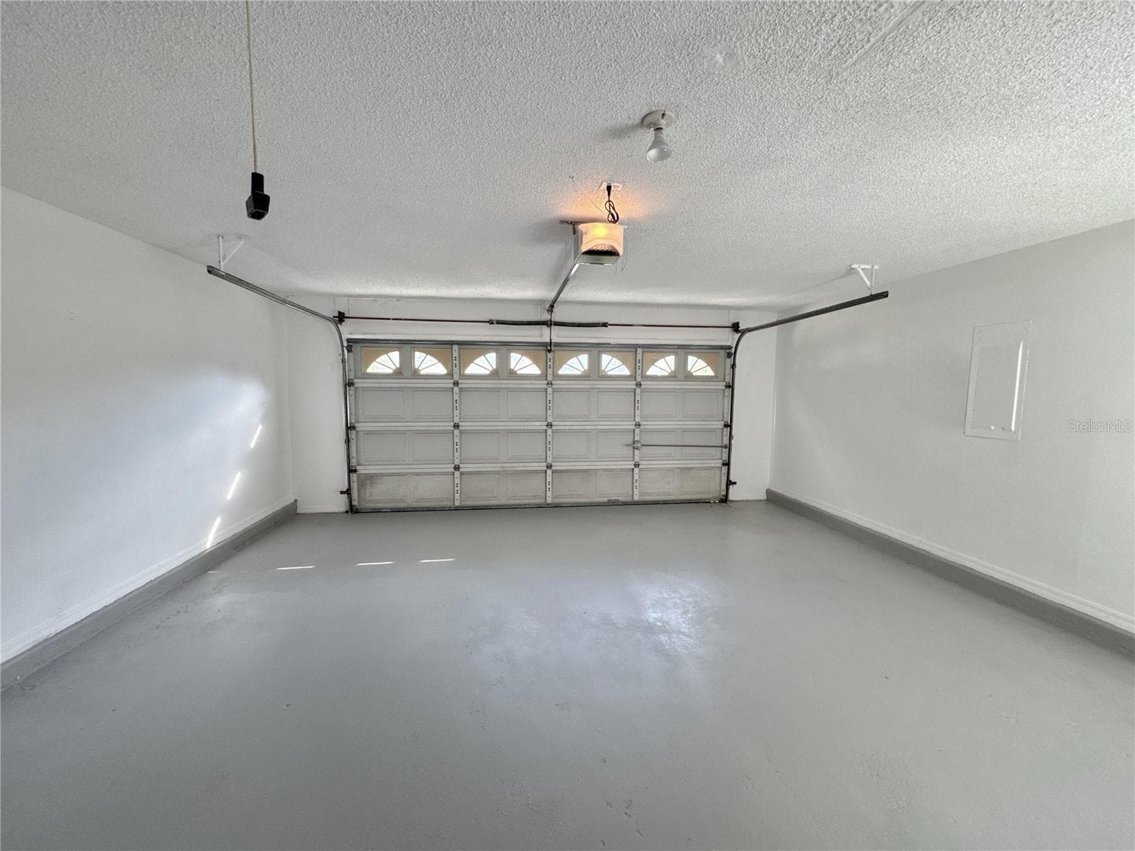 garage - 3174 57TH AVENUE CIR E, BRADENTON