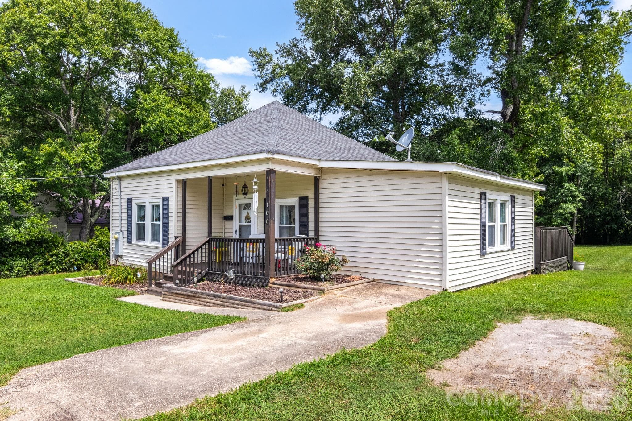 driveway + parking pad space - 108 Richland Street, Clover