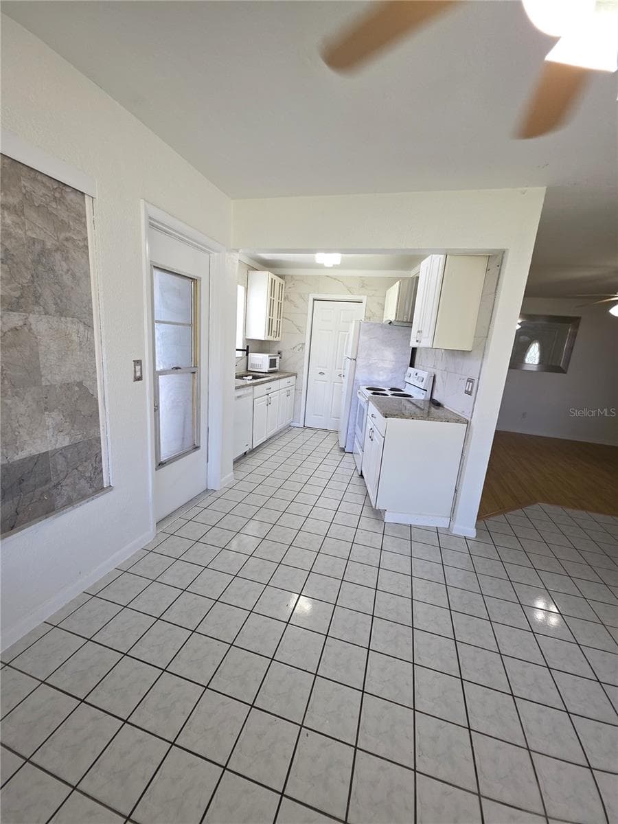 Kitchen Living - 802 CRAWFORD ST, DELTONA