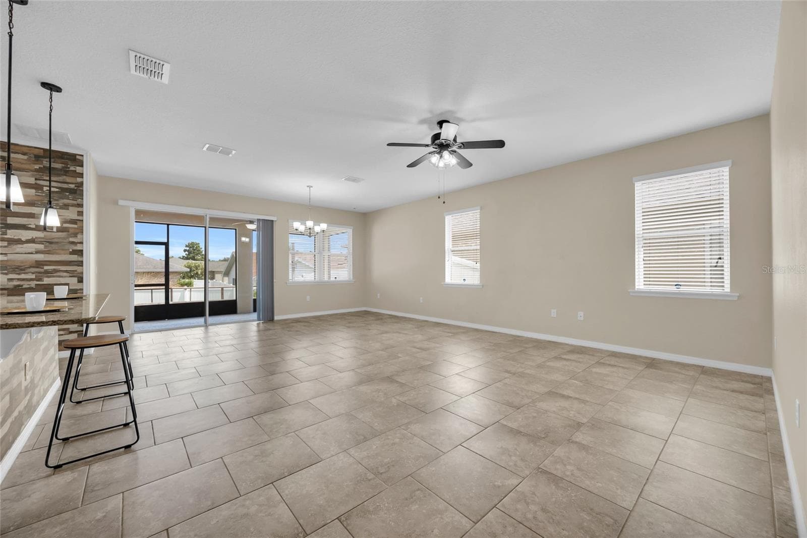LIVINGROOM - 144 WATERSIDE CIR, WINTER HAVEN