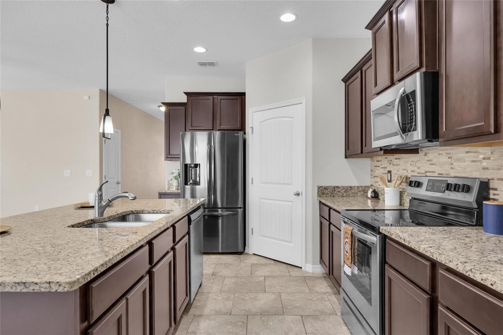 KITCHEN - 144 WATERSIDE CIR, WINTER HAVEN