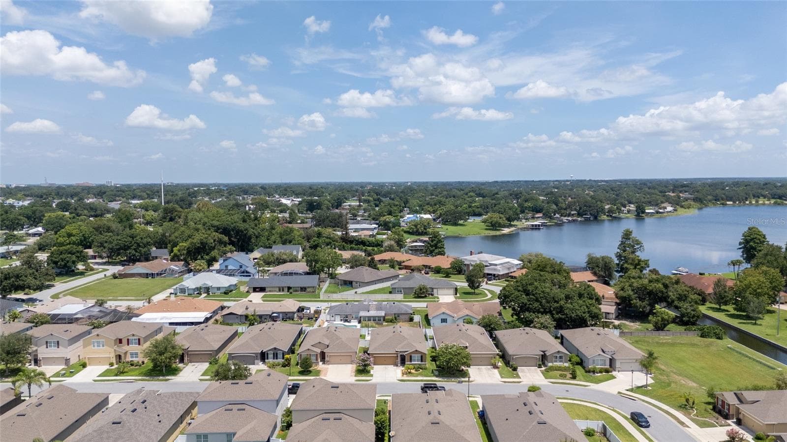 Single Family Residence at 144 WATERSIDE CIR, WINTER HAVEN, photo 33 of 37