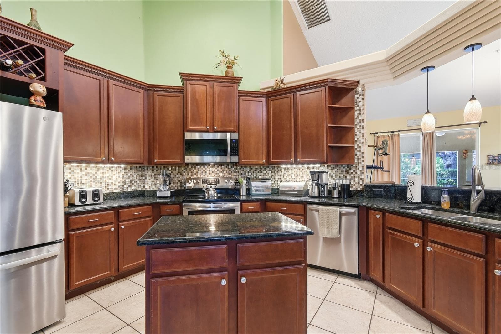 Single Family Residence at 23354 OAK PRAIRIE CIR, SORRENTO, photo 22 of 44