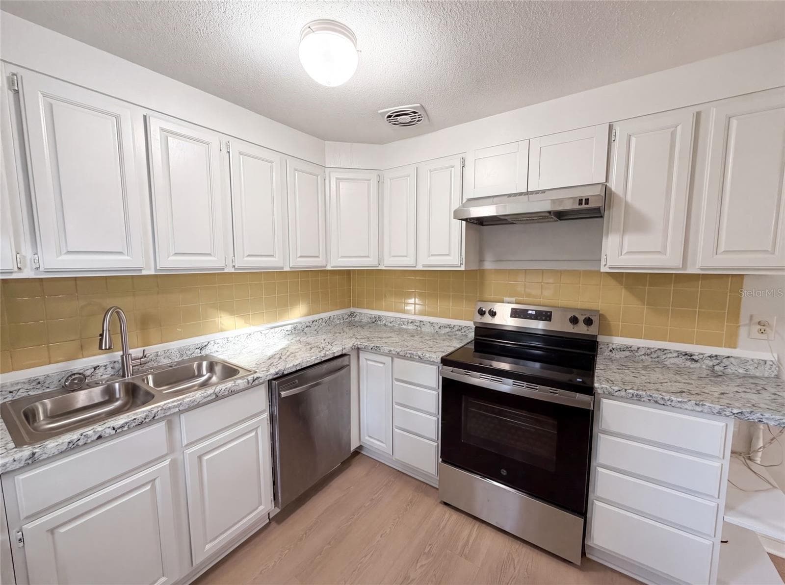 Single Family Residence at 1436 ALABAMA AVE, HOLLY HILL, photo 2 of 23