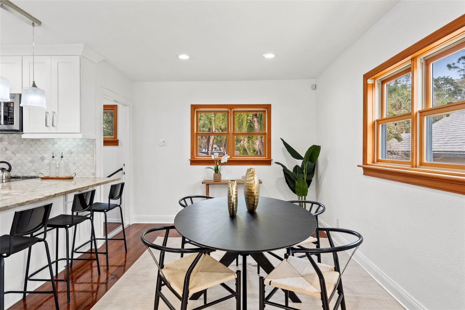 Single Family Residence at 906 W HENRY AVE, TAMPA, photo 17 of 96