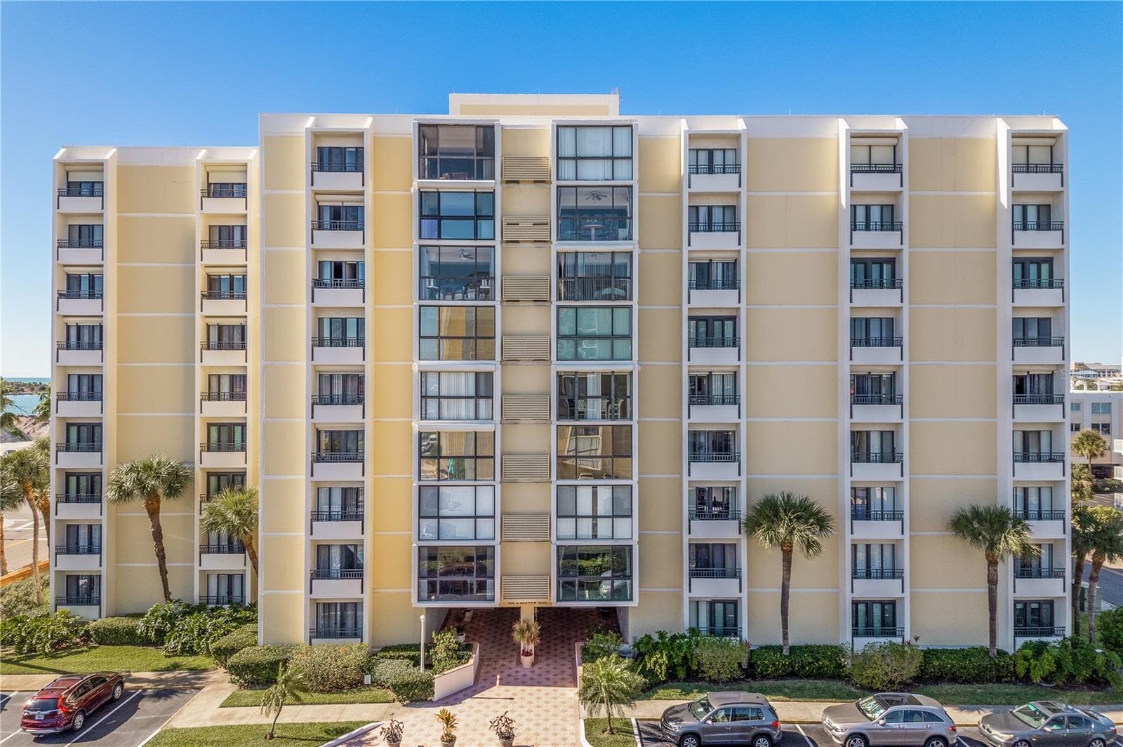 Condominium at 800 S GULFVIEW BLVD #403, CLEARWATER BEACH, photo 2 of 54