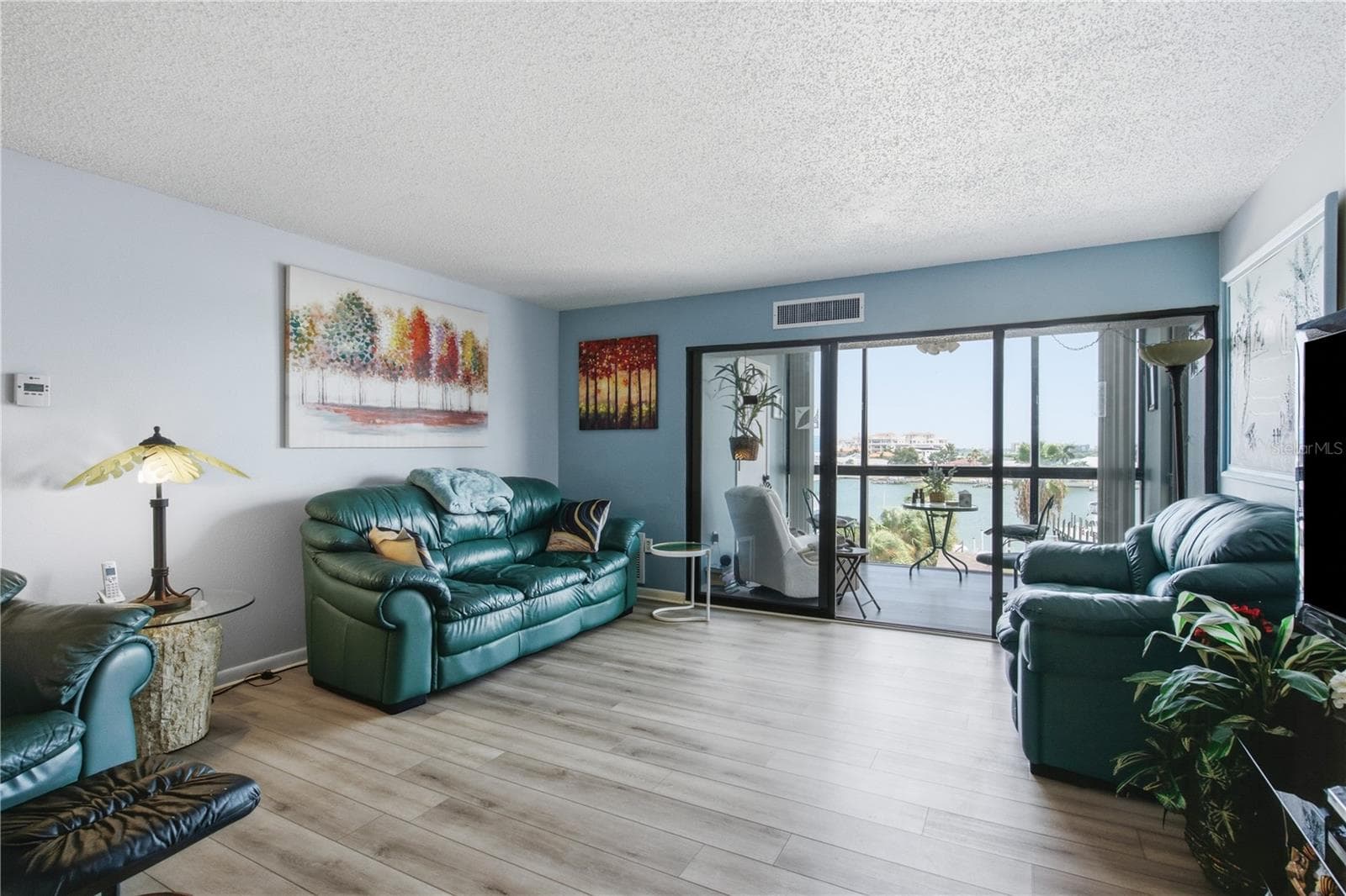Condominium at 800 S GULFVIEW BLVD #403, CLEARWATER BEACH, photo 9 of 54