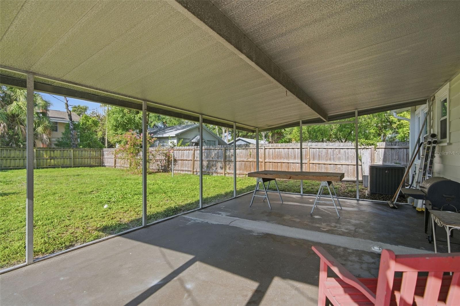 Large Screened in Back Lanai - 106 W COMANCHE AVE, TAMPA