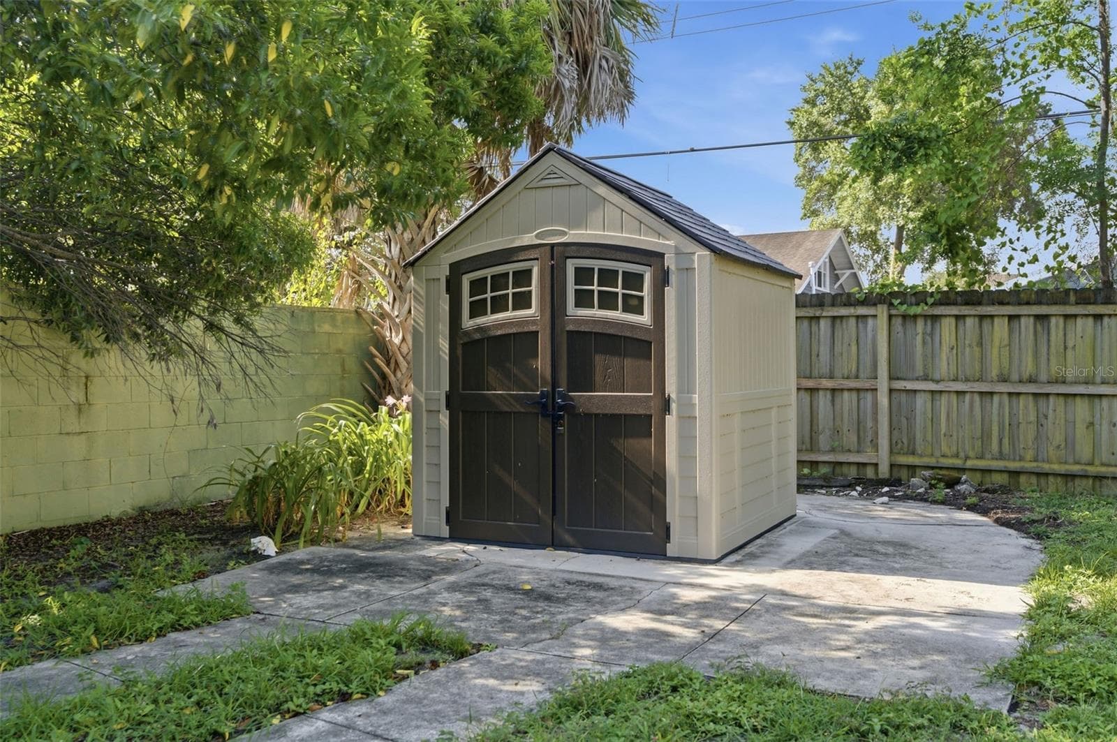 Oversized large lot and backyard - 106 W COMANCHE AVE, TAMPA
