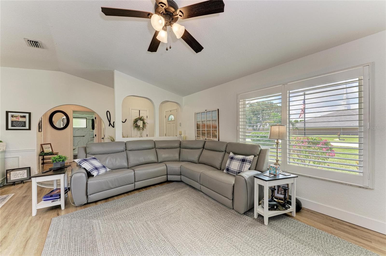 Single Family Residence at 18565 EDGEWATER DR, PORT CHARLOTTE, photo 7 of 38