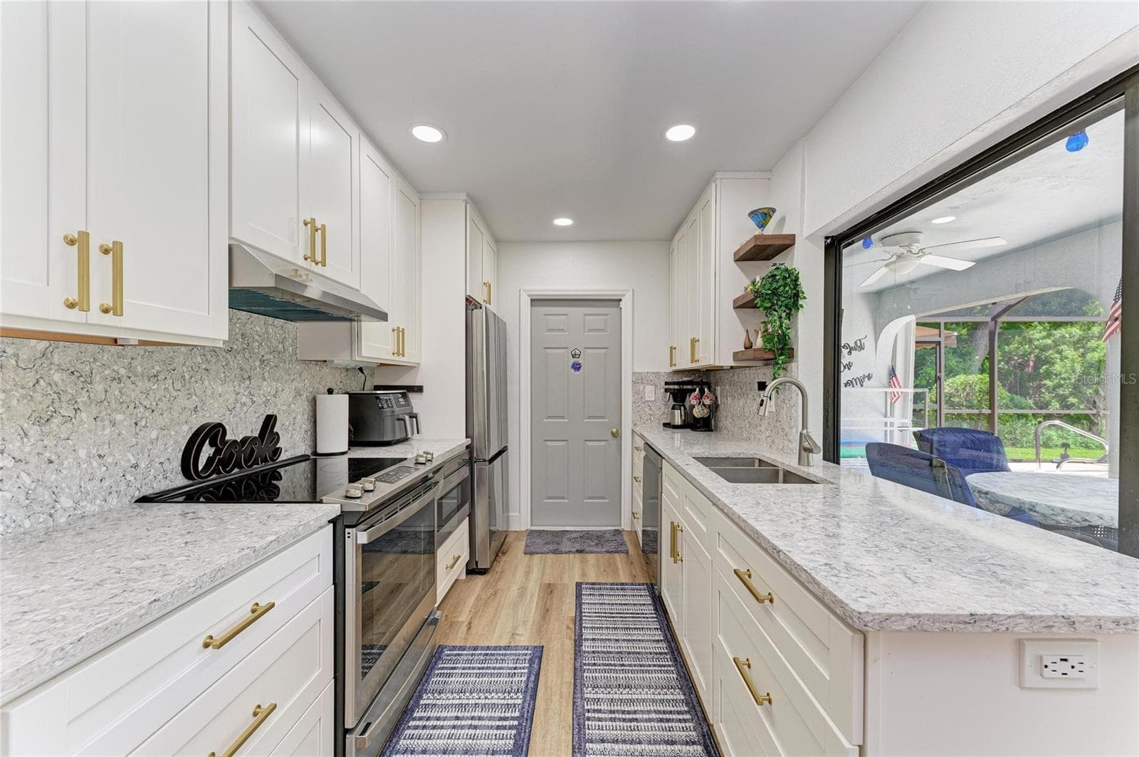 Single Family Residence at 18565 EDGEWATER DR, PORT CHARLOTTE, photo 9 of 38