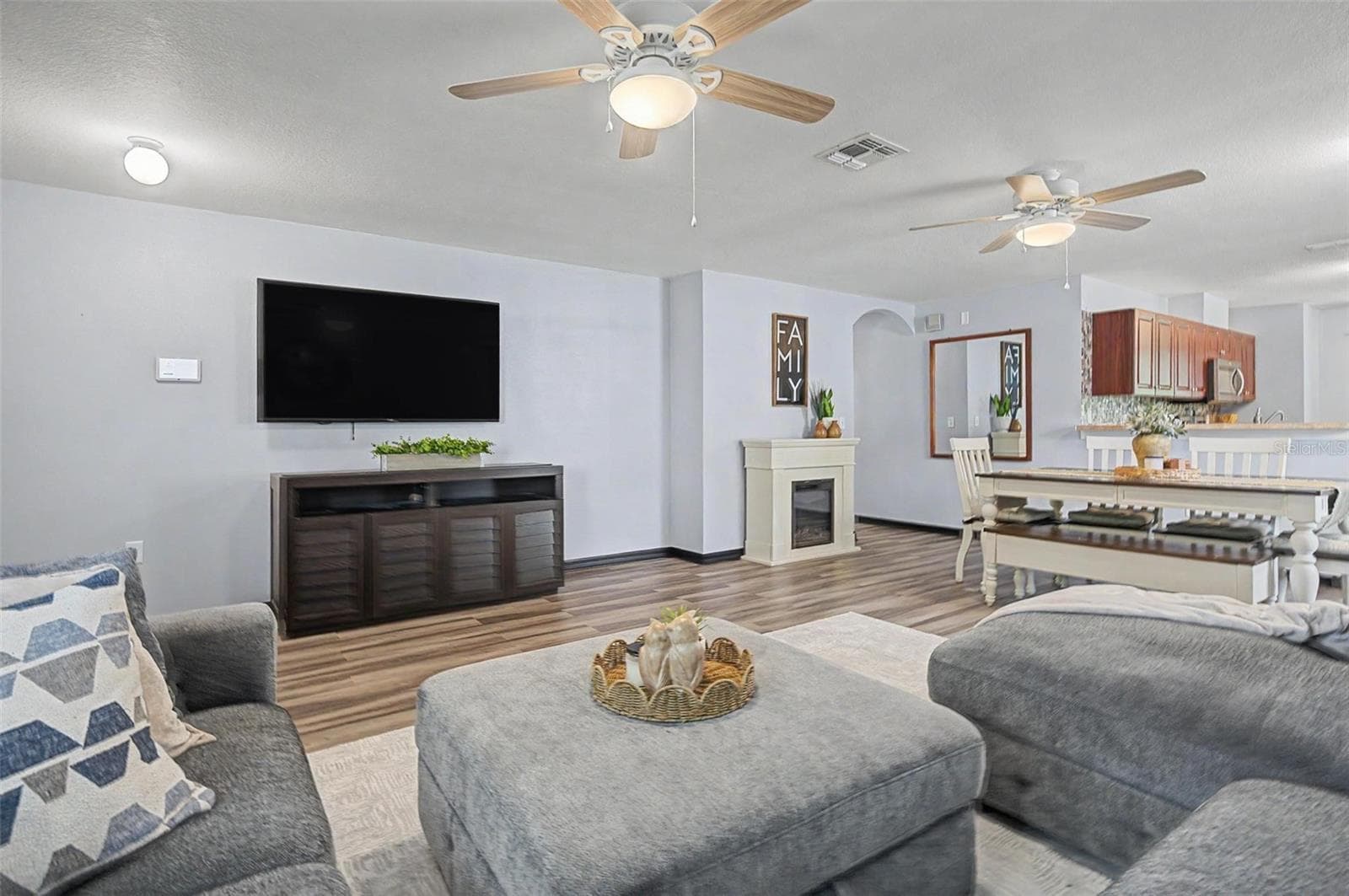 Single Family Residence at 15373 CALLISTA LN, DADE CITY, photo 9 of 53