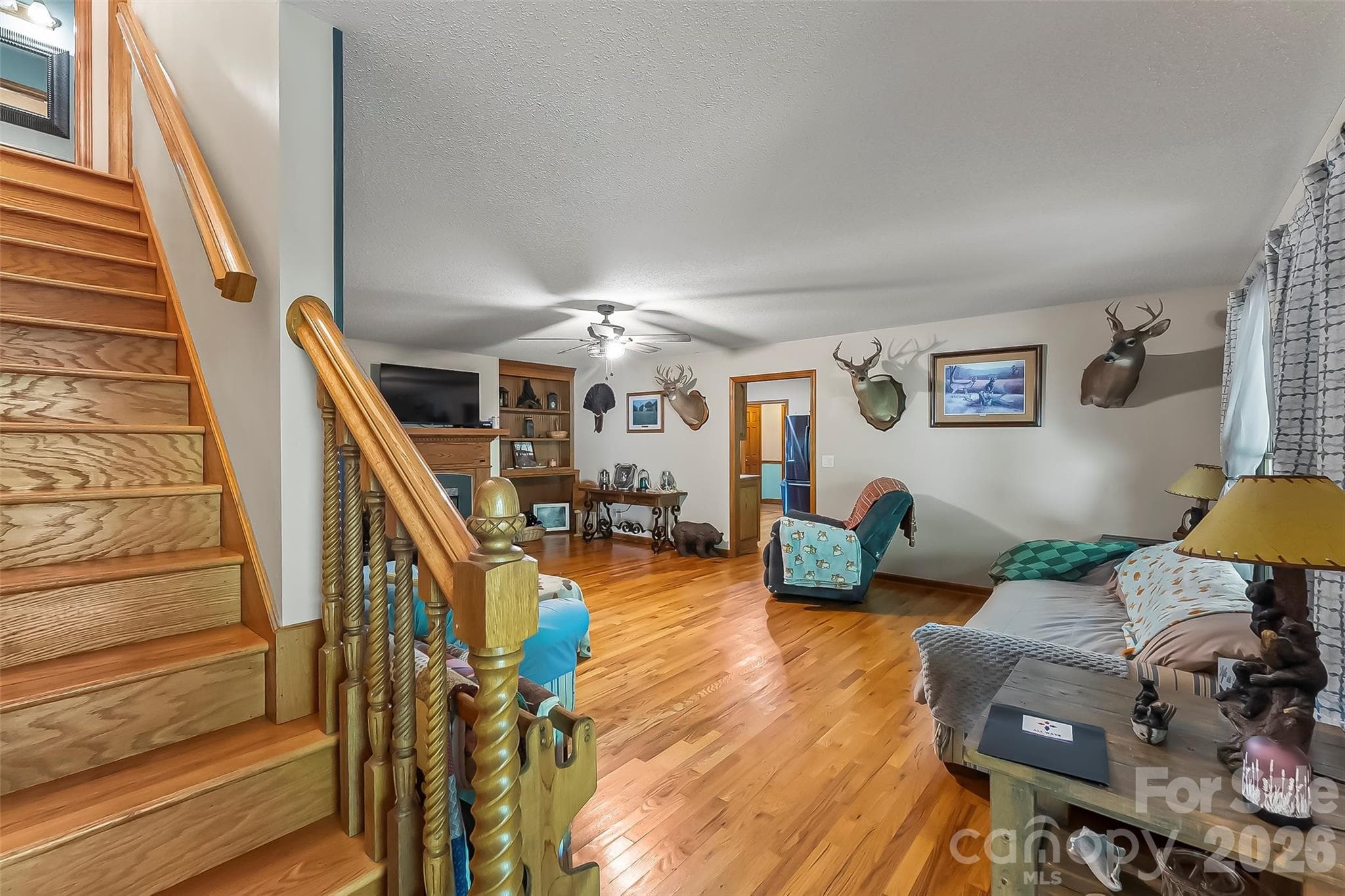 Single Family Residence at 34 Lakeside Drive, Marion, photo 7 of 28