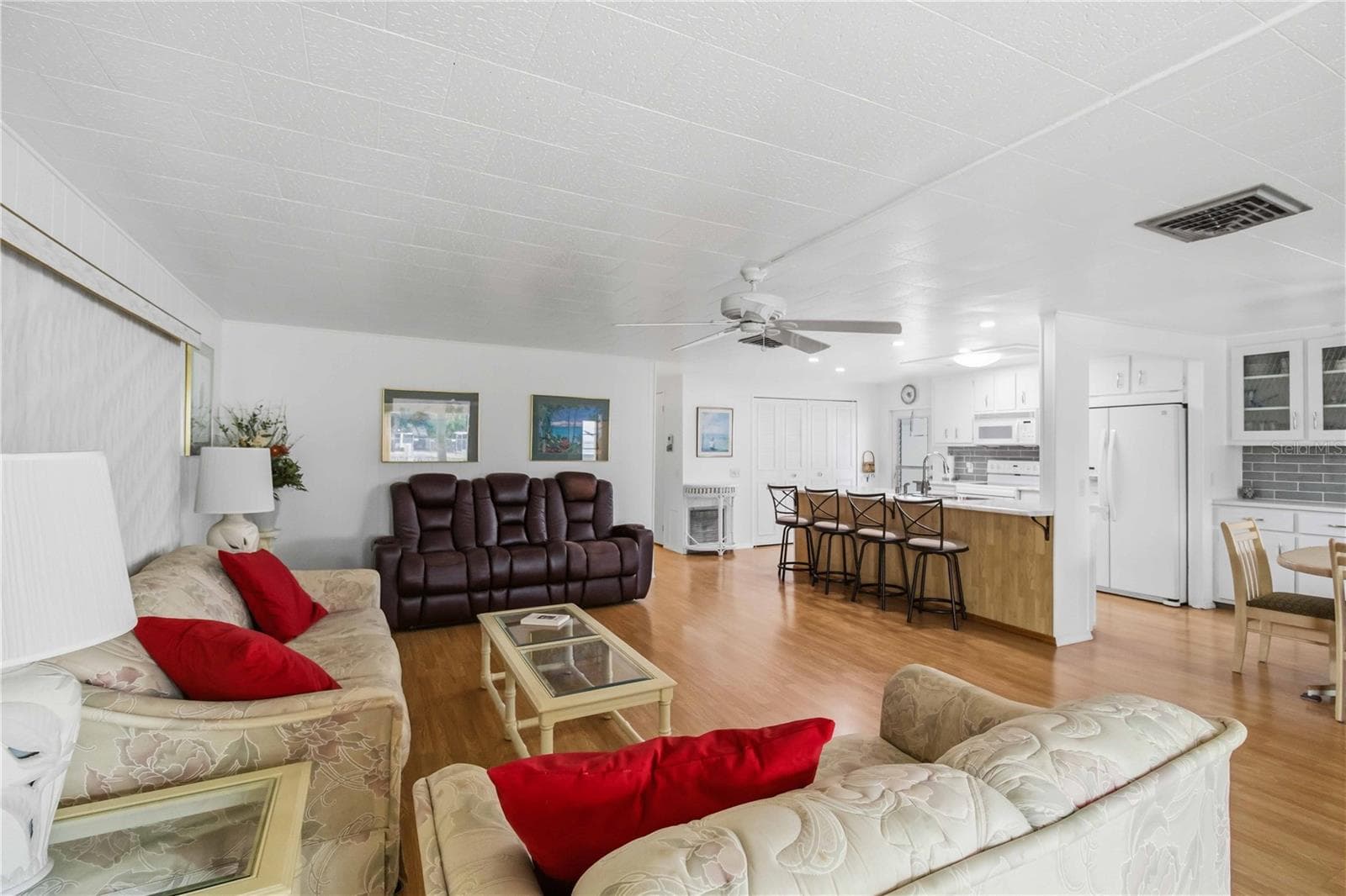 Mobile Home at 5510 DENMARK DR, BRADENTON, photo 5 of 32