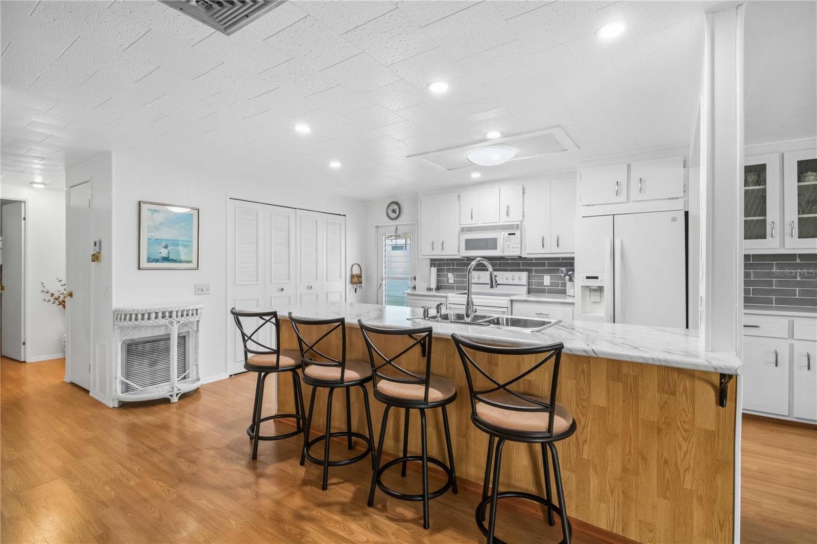 Mobile Home at 5510 DENMARK DR, BRADENTON, photo 9 of 32