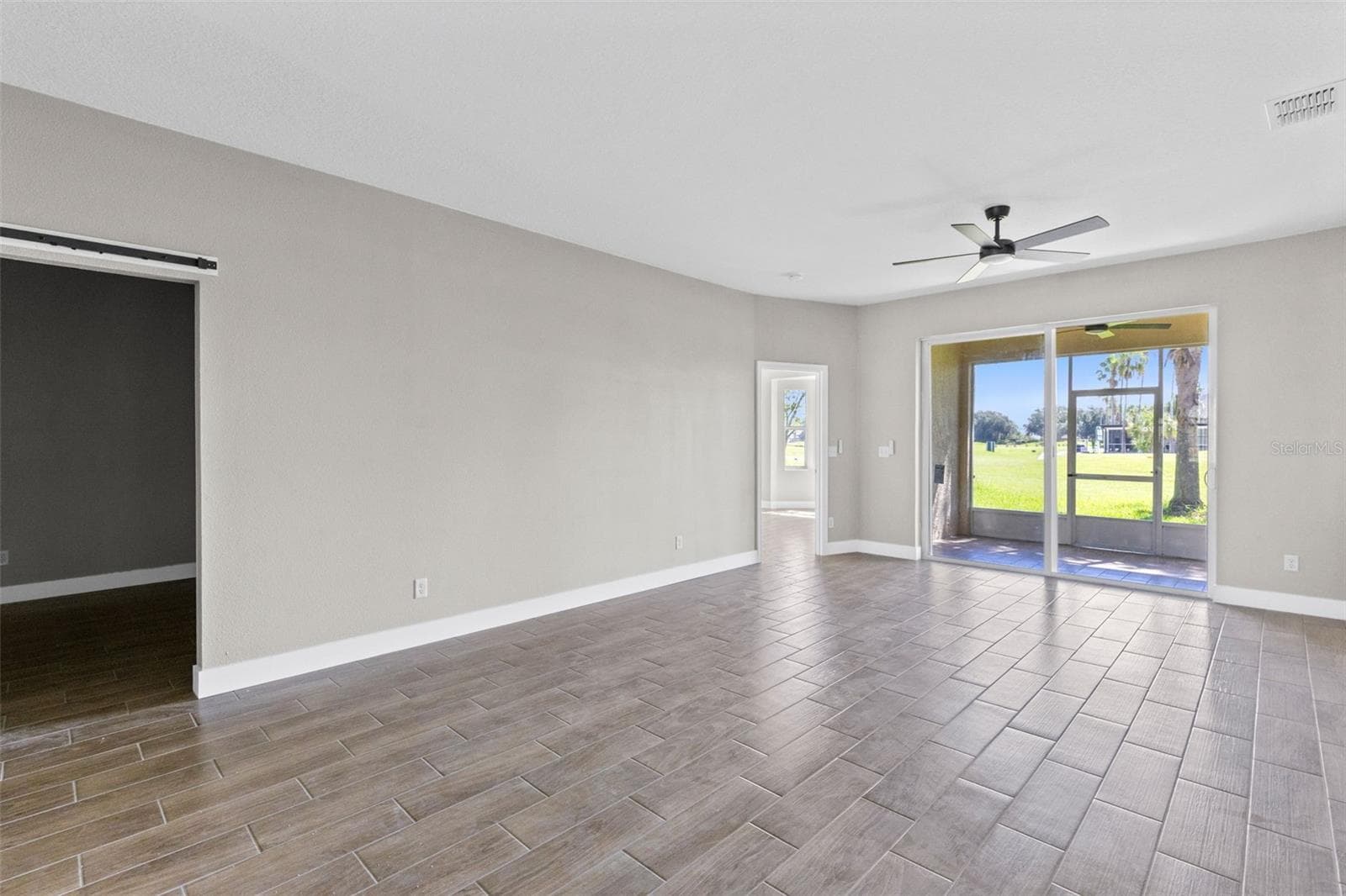 Villa at 183 CLUB VILLAS LN, KISSIMMEE, photo 4 of 27