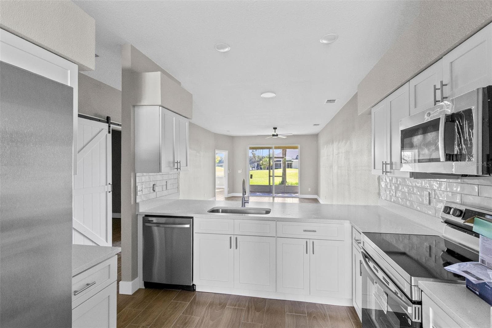Villa at 183 CLUB VILLAS LN, KISSIMMEE, photo 11 of 27