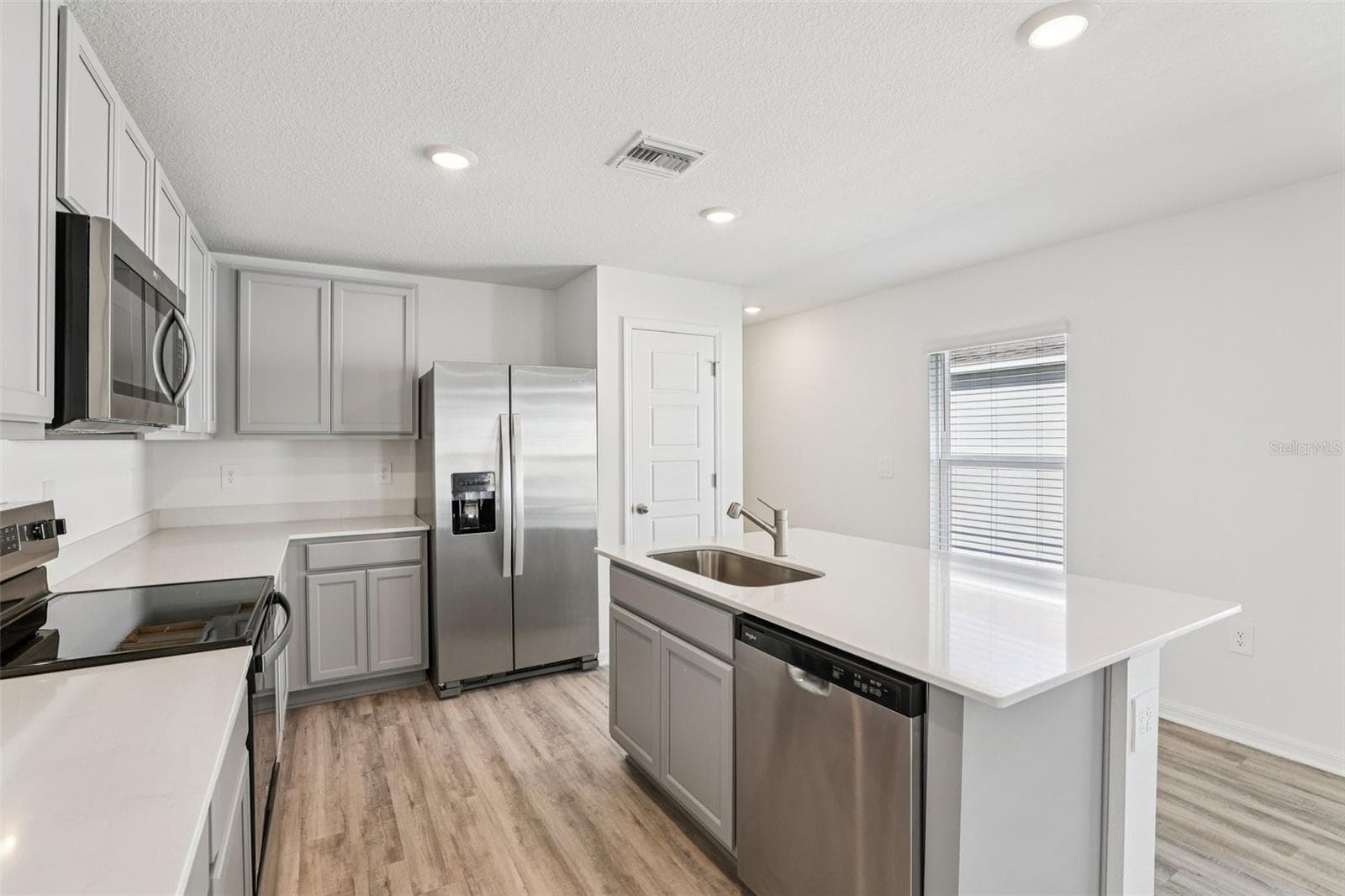 Single Family Residence at 3328 WHITE INDIGO RD, WINTER HAVEN, photo 9 of 25