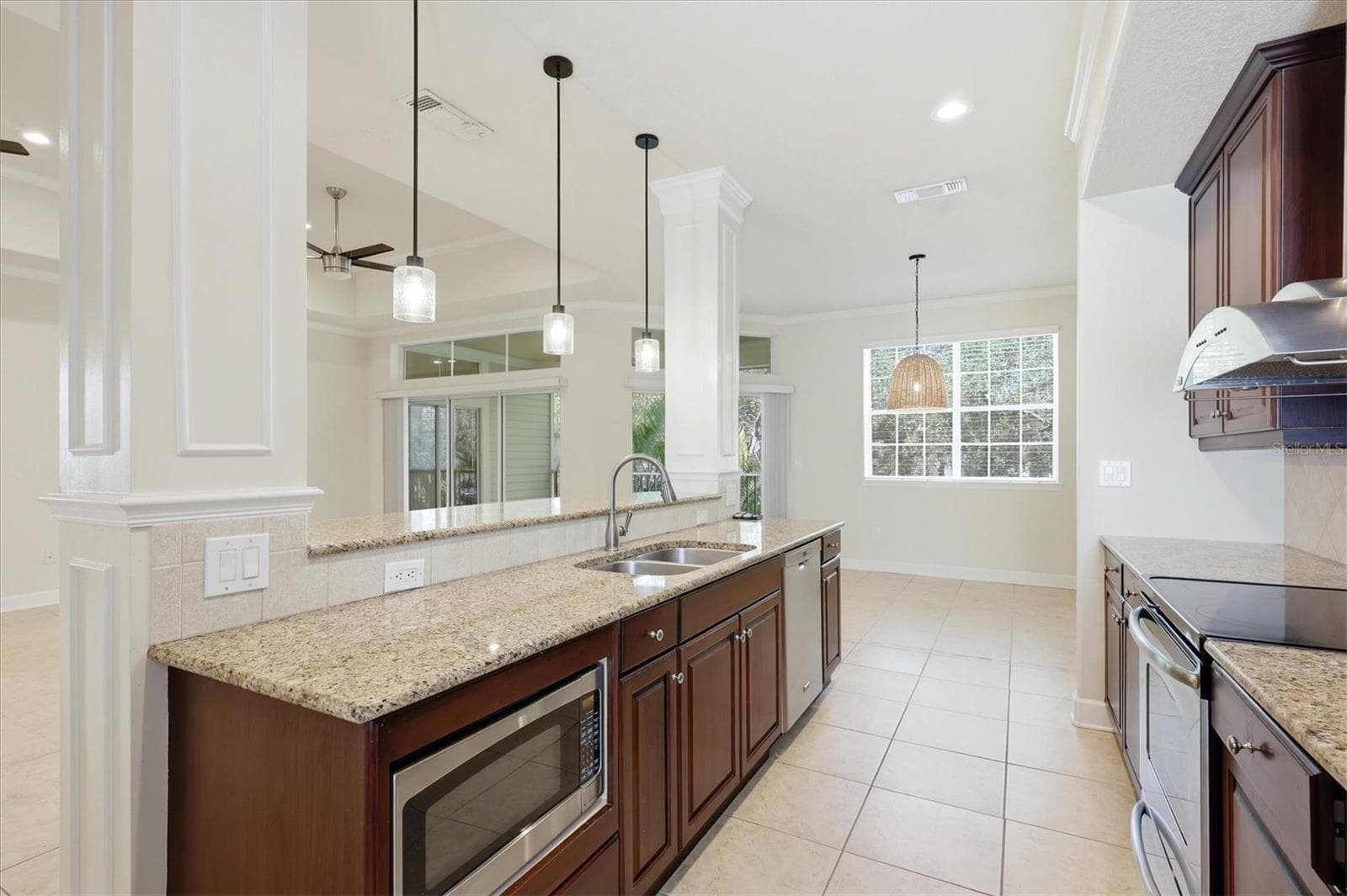Condominium at 7930 TYBEE CT #7930, UNIVERSITY PARK, photo 9 of 42