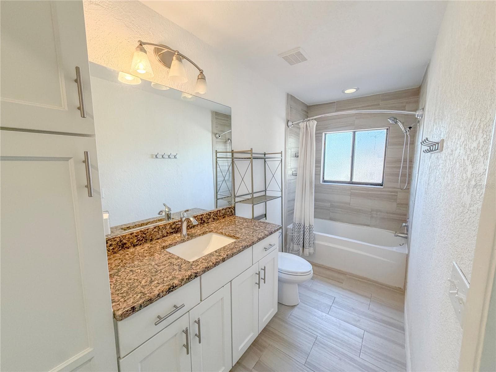 Townhouse at 3460 COUNTRYSIDE BLVD #60, CLEARWATER, photo 10 of 22