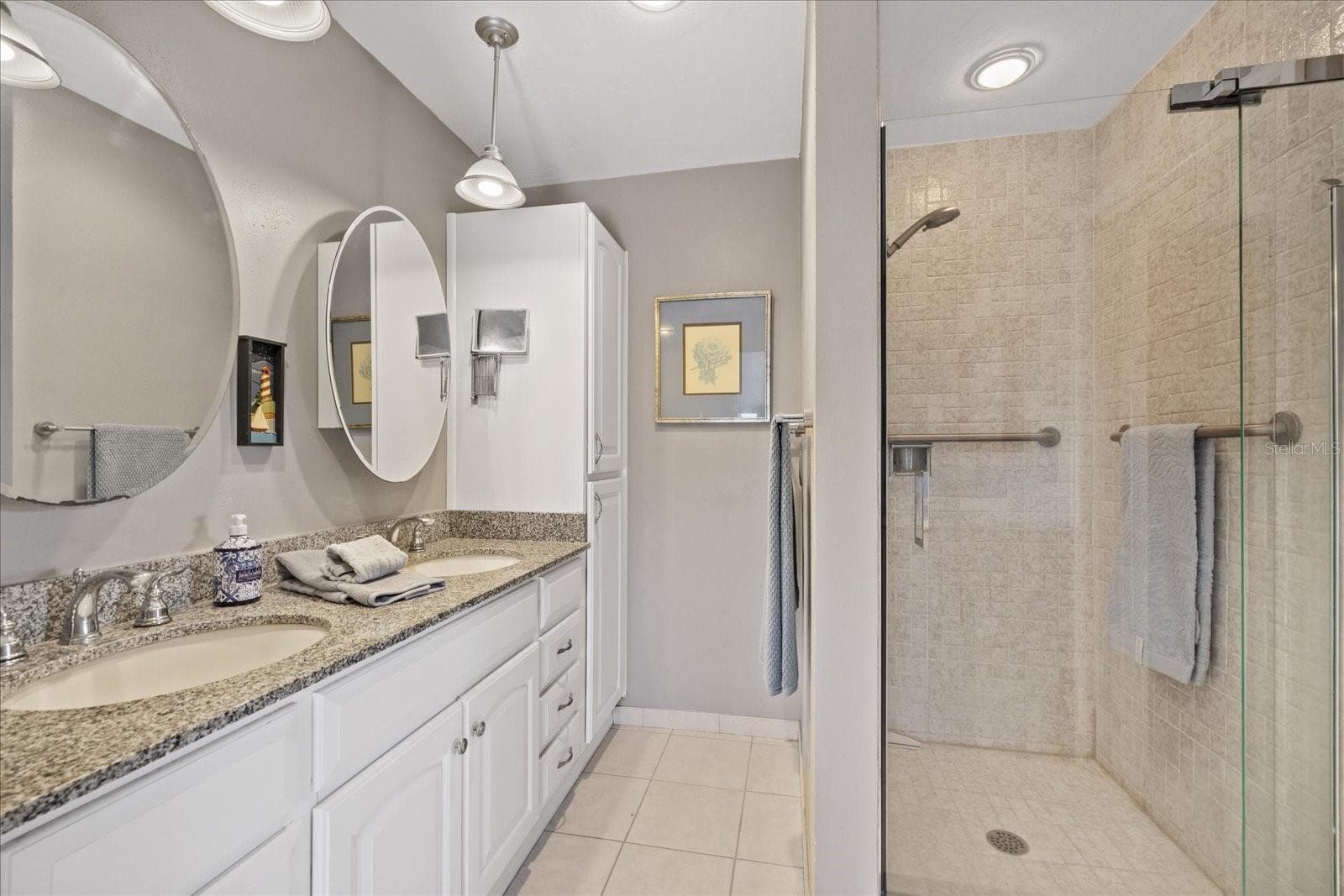 Primary ensuite with dual vanity, walk in shower, garden jetted tub, toilet and bidet. (bidet not working) - 3154 TRIDENT TER, NEW PORT RICHEY